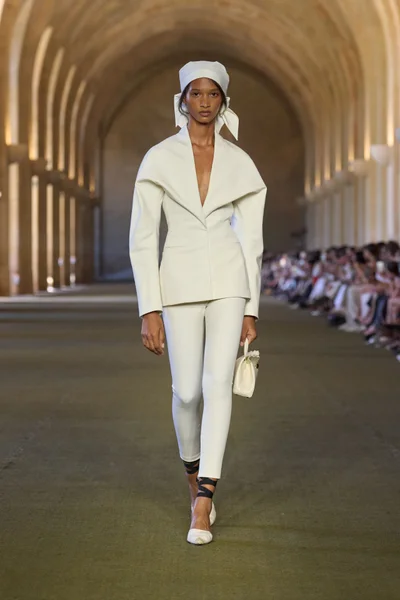 Look 7